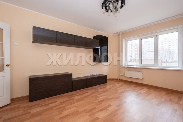 
  Продается 3-комн. квартира, 69.5 м², Свечникова ул, д. 6
. Фото 10.