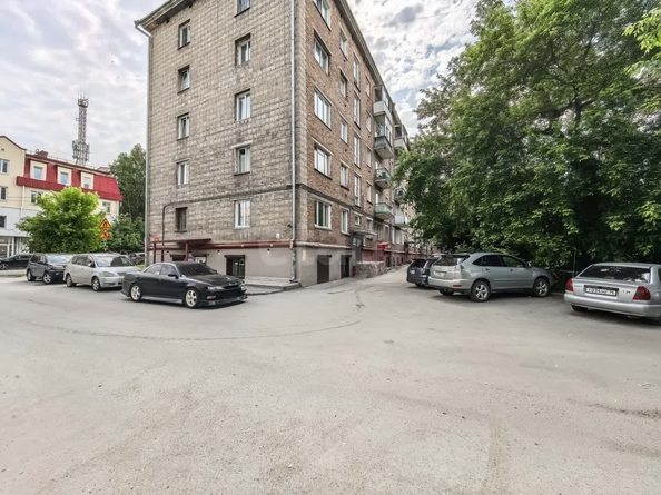 
  Продается 2-комн. квартира, 42 м², Семьи Шамшиных ул, д. 83
. Фото 24.