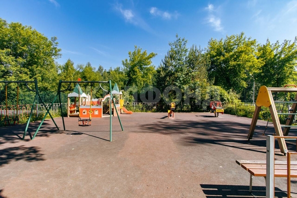 
  Продается 3-комн. квартира, 60 м², Петухова ул, д. 122
. Фото 4.