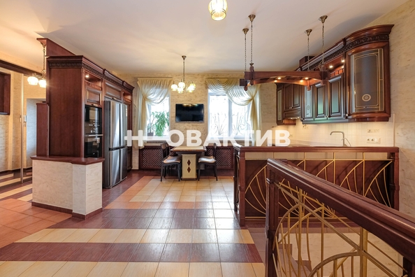 
  Продается 3-комн. квартира, 221.8 м², Красный пр-кт, д. 153А
. Фото 5.