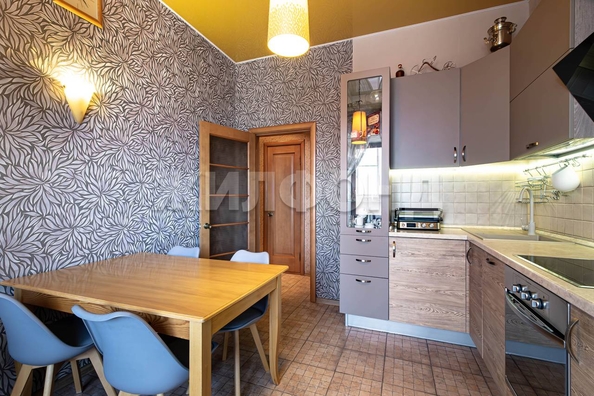 
  Продается 2-комн. квартира, 62 м², Крылова ул, д. 28/1
. Фото 4.