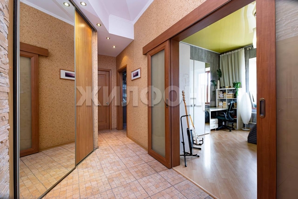 
  Продается 2-комн. квартира, 62 м², Крылова ул, д. 28/1
. Фото 11.