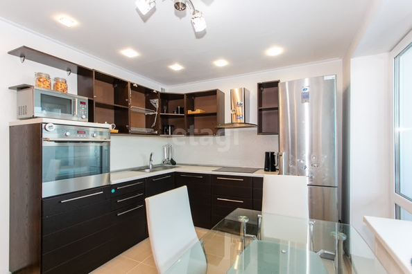
  Продается 2-комн. квартира, 63.5 м², Зорге ул, д. 92
. Фото 5.