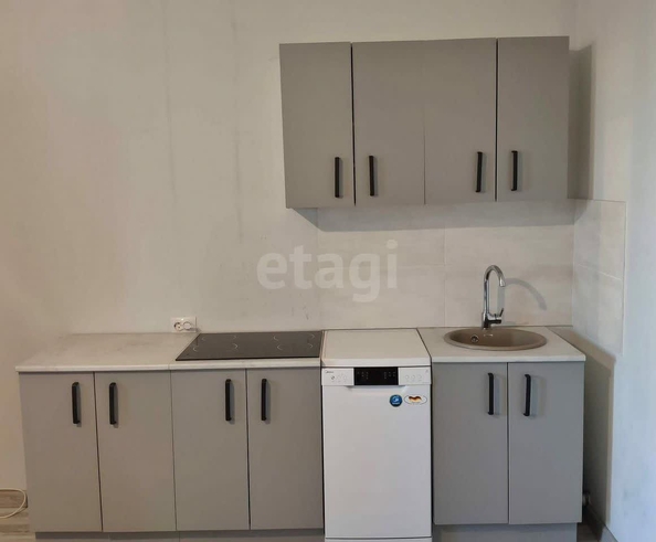 
  Сдается 2-комн. квартира, 57 м², Залесского ул, д. 8/1
. Фото 1.