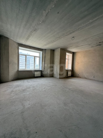 
  Продается 4-комн. квартира, 227.3 м², Молодежи б-р, д. 40
. Фото 4.