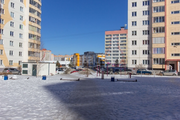 
  Продается 2-комн. квартира, 56.5 м², Петухова ул, д. 95/1
. Фото 33.