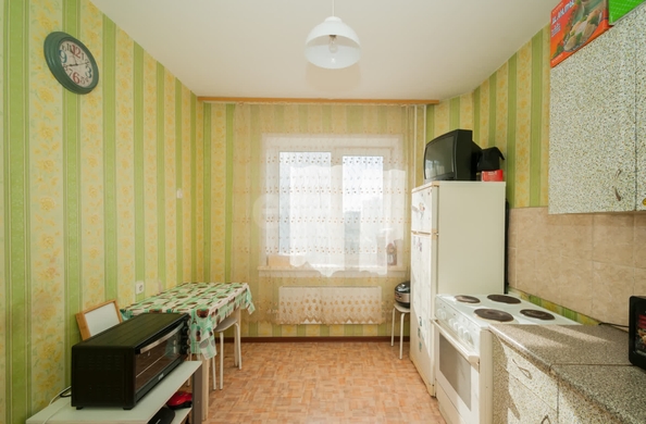 
  Продается 1-комн. квартира, 37.2 м², Титова ул, д. 238
. Фото 2.