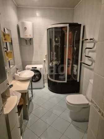 
  Продается 2-комн. квартира, 65 м², Семьи Шамшиных ул, д. 4
. Фото 8.