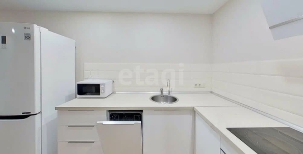 
  Продается 3-комн. квартира, 74.3 м², Большевистская ул, д. 100
. Фото 2.
