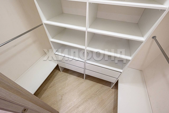 
  Продается 3-комн. квартира, 74.8 м², Лескова ул, д. 27
. Фото 14.
