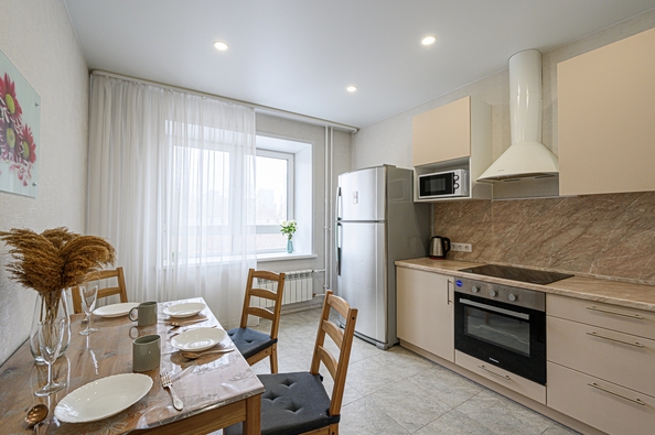 
  Сдам посуточно 2-комн. квартиру, 55 м², Тополевая ул, д. 27/1
. Фото 5.
