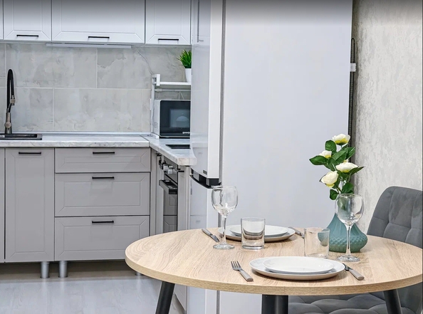 
  Сдам посуточно 2-комн. квартиру, 48 м², Семьи Шамшиных ул, д. 91
. Фото 2.