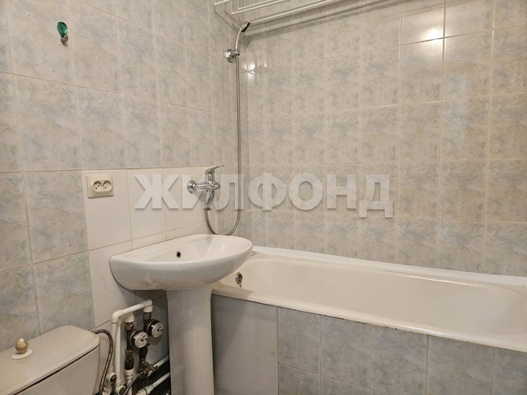 
  Продается 1-комн. квартира, 32.2 м², Объединения ул, д. 60
. Фото 8.
