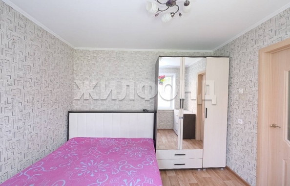 
  Продается 3-комн. квартира, 46.2 м², Петухова ул, д. 108
. Фото 2.
