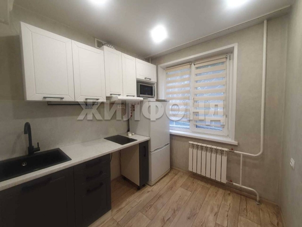 
  Продается 1-комн. квартира, 31.5 м², Есенина ул, д. 10
. Фото 4.