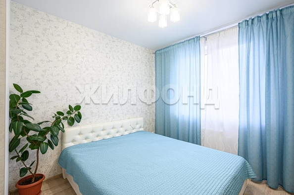 
  Продается 3-комн. квартира, 70.9 м², Бориса Богаткова ул, д. 260/1
. Фото 9.