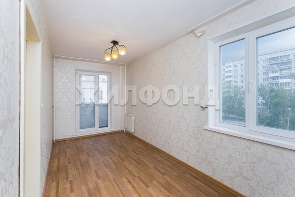 
  Продается 4-комн. квартира, 74.2 м², Дуси Ковальчук ул, д. 5
. Фото 8.