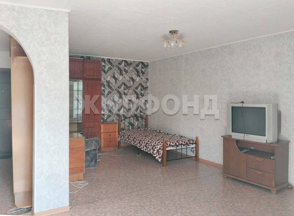 
  Продается 1-комн. квартира, 42.2 м², Кошурникова ул, д. 10
. Фото 3.