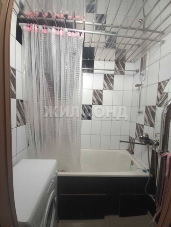 
  Продается 4-комн. квартира, 80 м², В. Высоцкого ул, д. 5
. Фото 8.