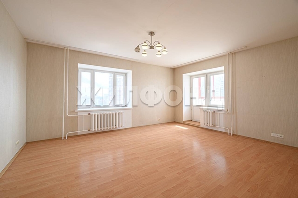 
  Продается 2-комн. квартира, 70.3 м², Орджоникидзе ул, д. 30
. Фото 7.