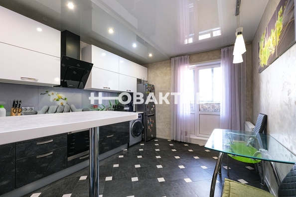 
  Продается 3-комн. квартира, 103 м², Сухарная ул, д. 96/2
. Фото 7.