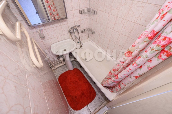 
  Продается 2-комн. квартира, 42.8 м², Бориса Богаткова ул, д. 249
. Фото 19.