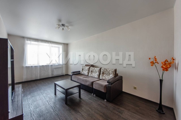 
  Продается 2-комн. квартира, 63 м², Лескова ул, д. 19
. Фото 5.