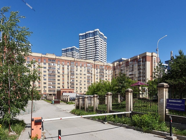 
  Продается 2-комн. квартира, 63 м², Лескова ул, д. 19
. Фото 8.