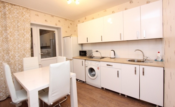 
  Сдам посуточно 1-комн. квартиру, 32 м², Геодезическая ул, д. 4
. Фото 3.