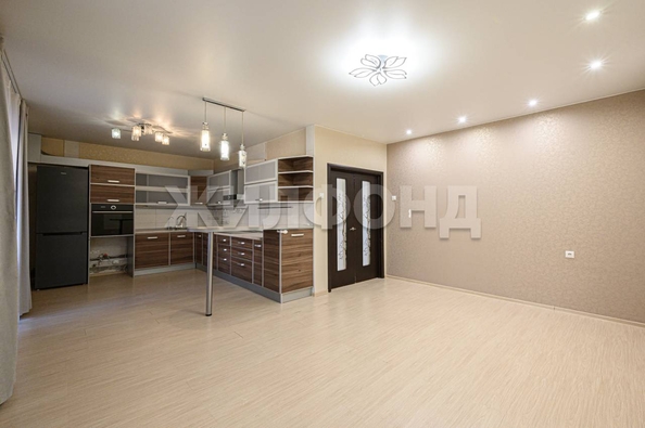 
  Продается 4-комн. квартира, 117 м², Владимировская ул, д. 21
. Фото 3.