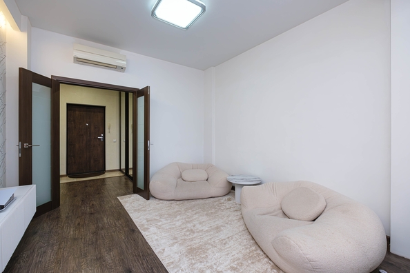 
  Продается 2-комн. квартира, 50.5 м², Романова ул, д. 55
. Фото 2.