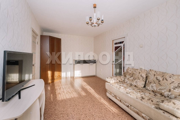 
  Продается 4-комн. квартира, 70.5 м², Бориса Богаткова ул, д. 194/6
. Фото 2.