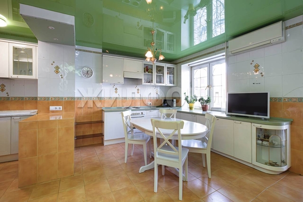 
  Продается 3-комн. квартира 120.5 м². Фото 1.