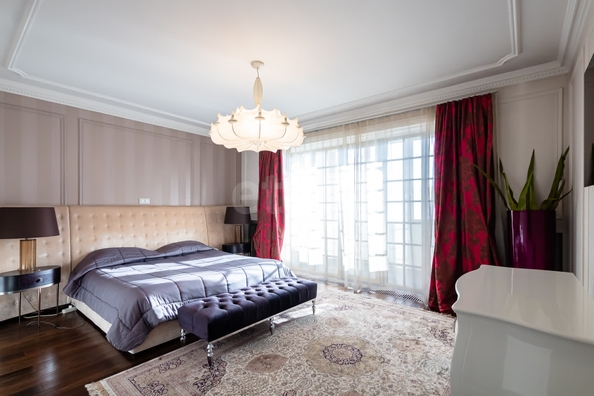 
  Продается 4-комн. квартира 184 м². Фото 1.