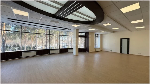 
  Сдается офис 115.5 м². Фото 2.