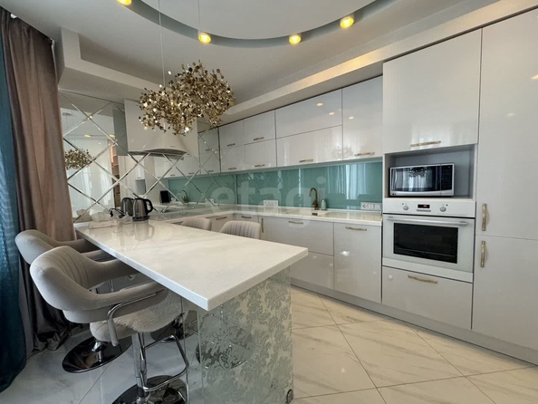 
  Сдается 2-комн. квартира 65 м². Фото 1.