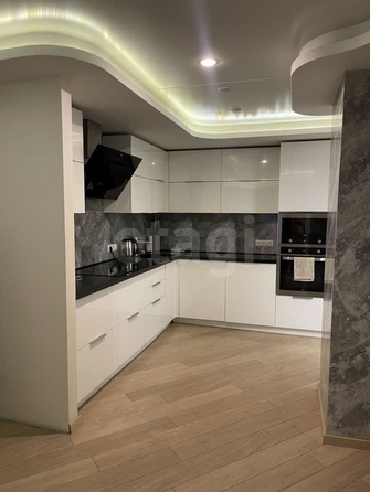 
  Сдается 3-комн. квартира 110 м². Фото 1.