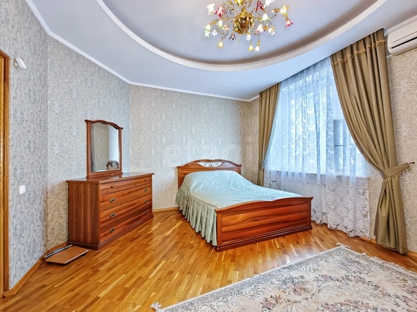 
  Сдается 3-комн. квартира 145 м². Фото 6.