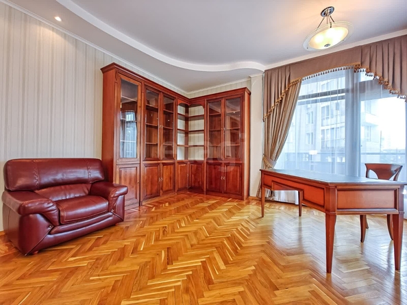 
  Сдается 3-комн. квартира 145 м². Фото 19.