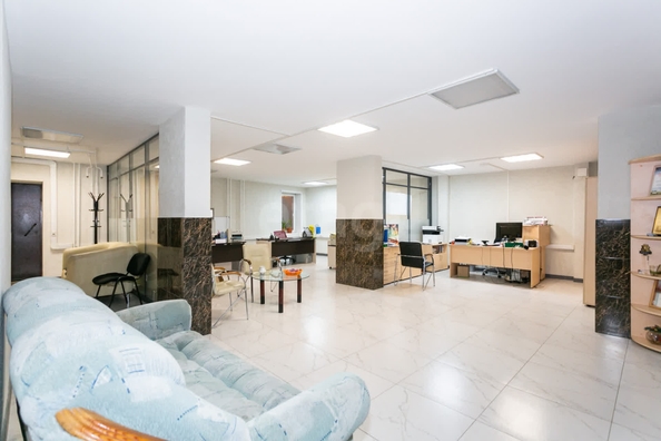 
  Продается офис 138 м², в ЖК Радужный каскад, б/с 19. Фото 3.