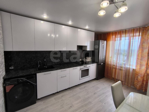 
  Продается 2-комн. квартира 65 м². Фото 1.