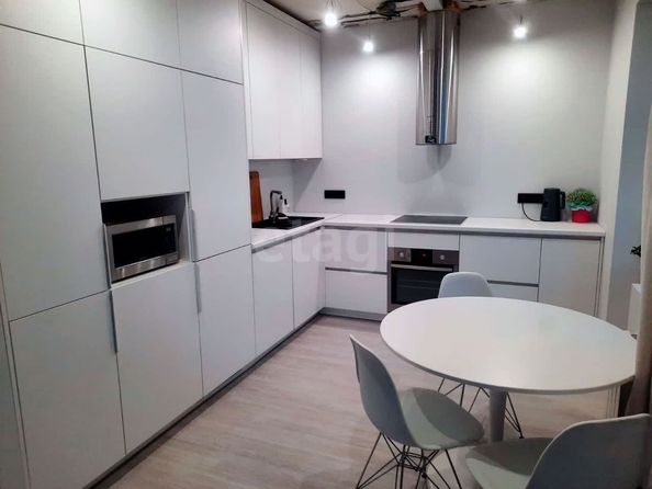 
  Сдается 3-комн. квартира 88 м². Фото 1.