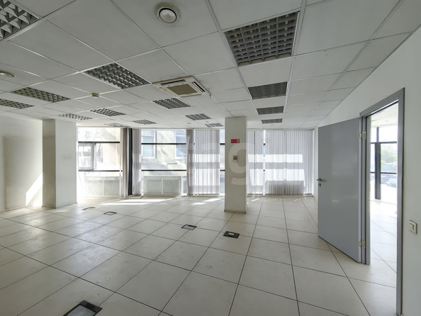 
  Сдается офис 378.3 м². Фото 4.