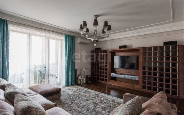 
  Продается 4-комн. квартира 184 м². Фото 1.