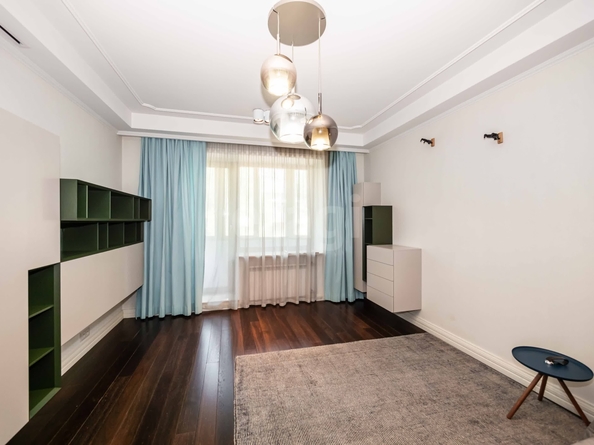 
  Продается 4-комн. квартира 184 м². Фото 6.