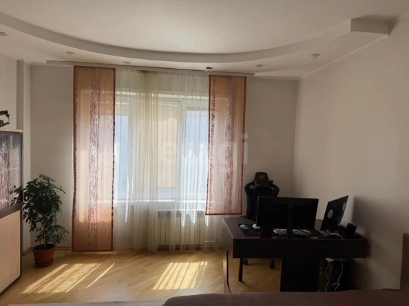 
  Продается 3-комн. квартира 132.5 м². Фото 1.
