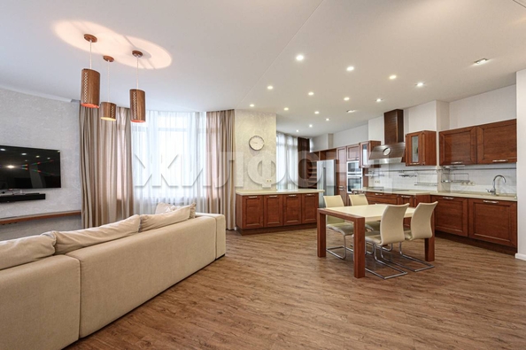
  Продается 3-комн. квартира 105.5 м². Фото 1.