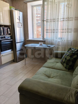 
  Продается 1-комн. квартира 38 м², в ЖК Радужный каскад, б/с 19. Фото 3.