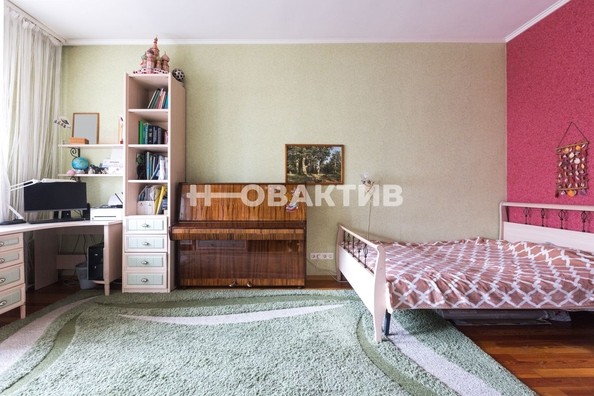 
   Продам 3-комнатную, 108 м², Галущака ул, 1

. Фото 16.