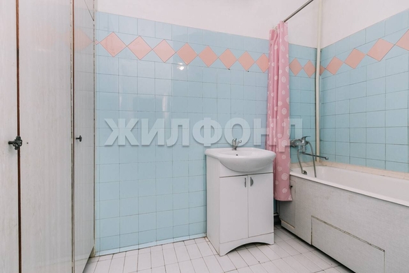 
   Продам 2-комнатную, 71.7 м², Пархоменко ул, 8

. Фото 24.